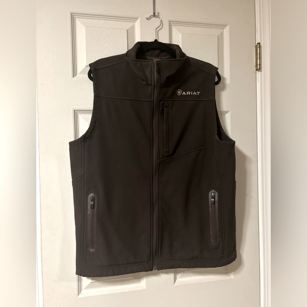 ARIAT MENS 3 POCKET BROWN VEST SOFTSHELL JACKET